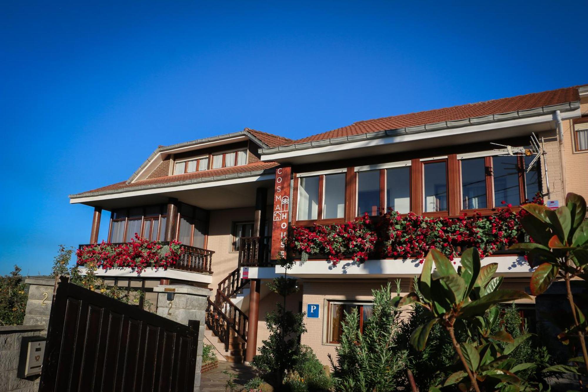 Cosma House Hotel Hinojedo Exterior photo
